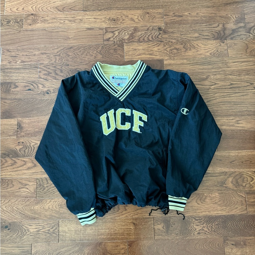 Size M crew neck clean fit